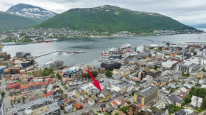 Apartment downtown with queensize bed and parking Tromsø